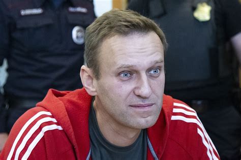 Navalny-Förgiftningen: Ett Poltiskt Drama i Tre Akter